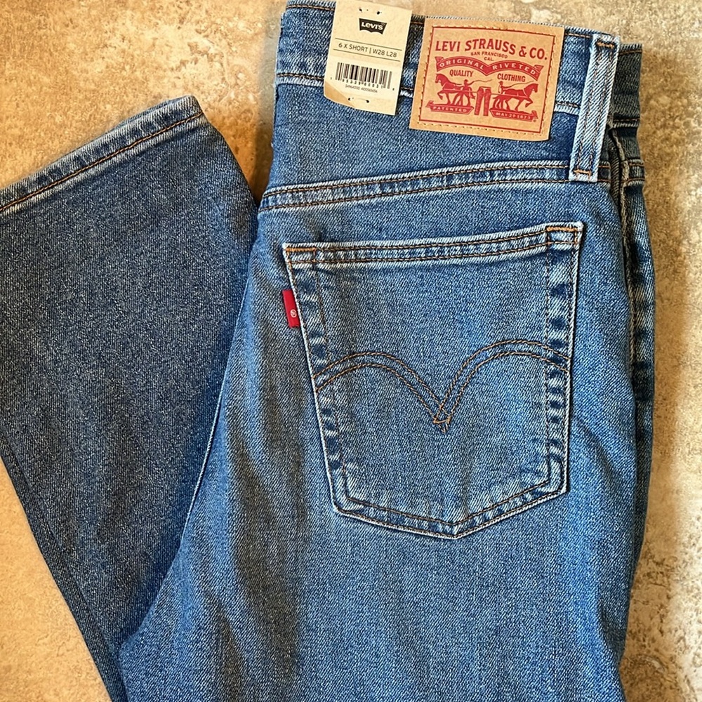Levi’s Wedgie Straight Denim- NWT